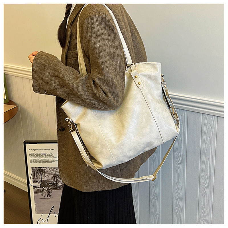 Vintage Women's Shoulder Bag L - Luxury Bags Vintage review and price