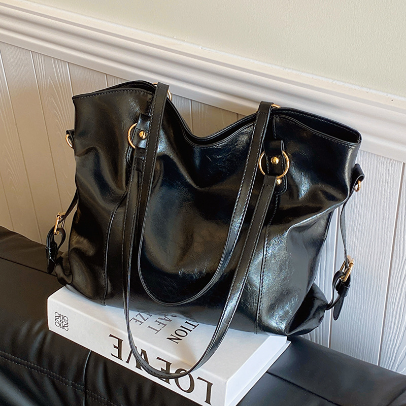Vintage Women's Shoulder Bag L - Luxury Bags Vintage review and price